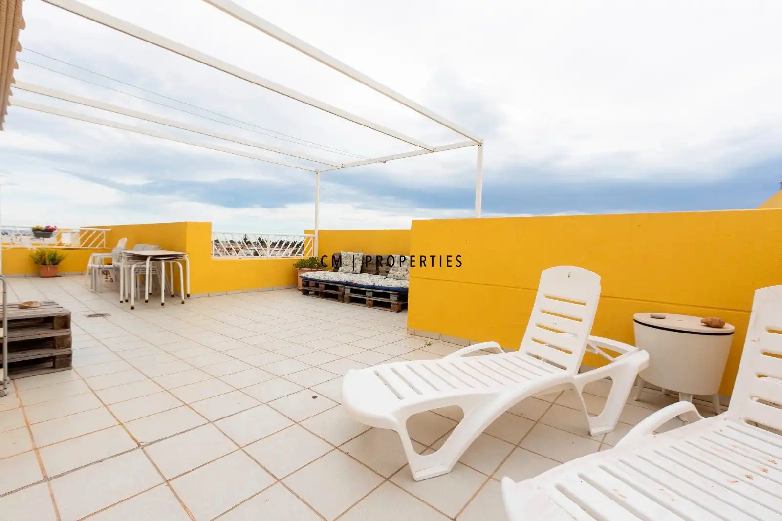 Attic for rent in Salines, de Les, Corinto - Almarda