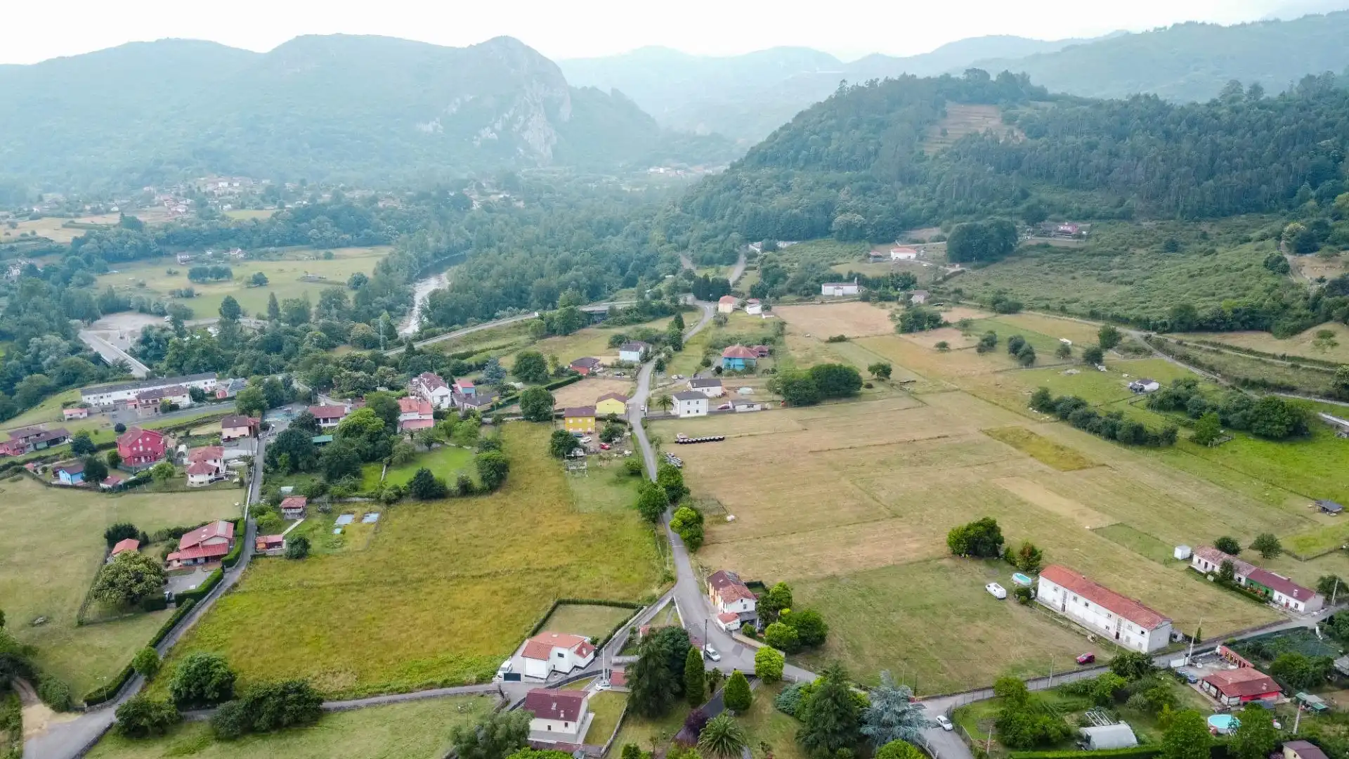 Casa o xalet en venda en Oviedo  amb Calefacció, Jardí privat i Terrassa