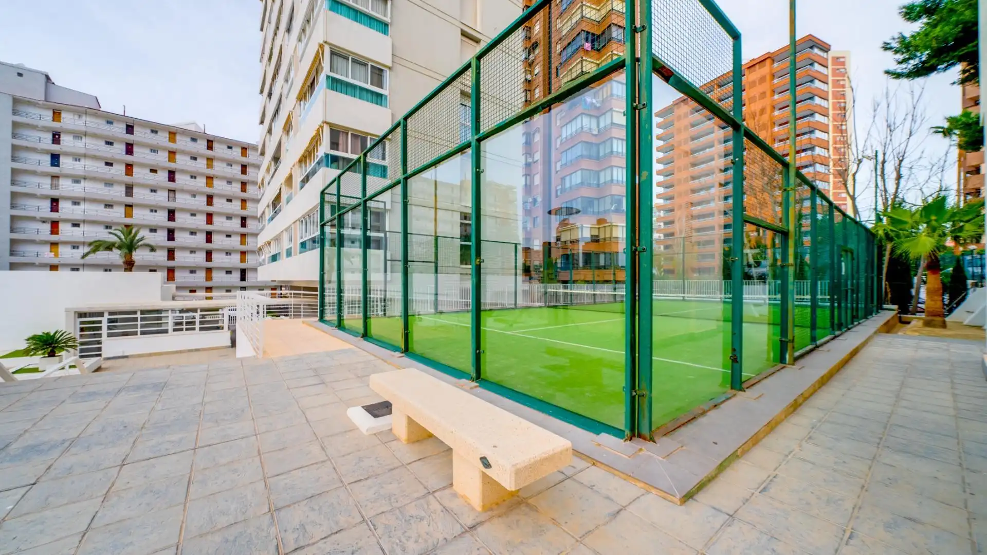 Terraza de Apartamento de alquiler en Benidorm con Aire acondicionado, Calefacción y Jardín privado