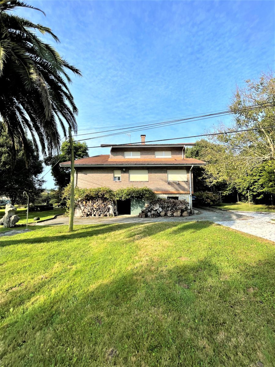 Exterior view of House or chalet for sale in Noja