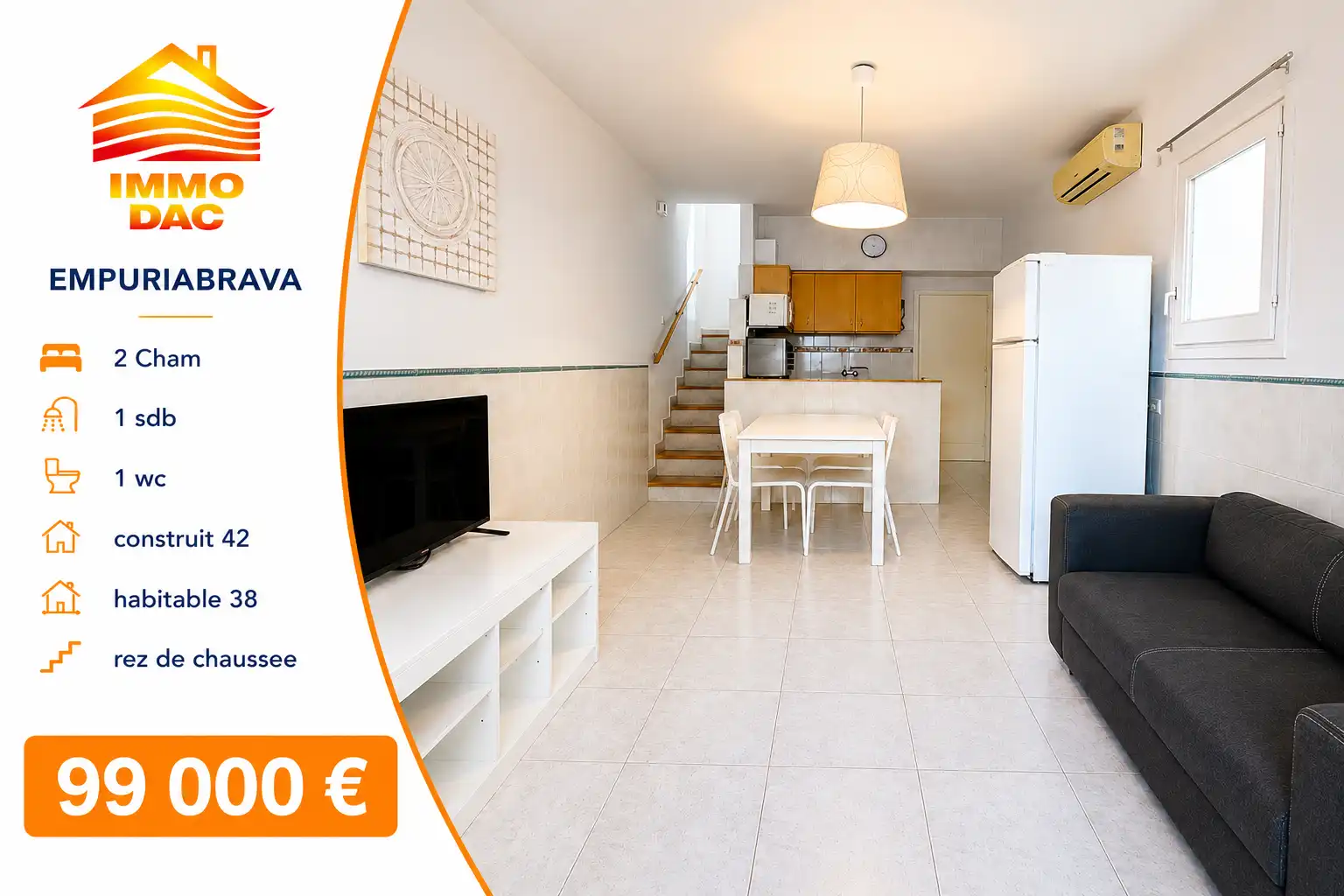 Sala d'estar de Casa adosada en venda en Empuriabrava amb Aire condicionat, Calefacció i Moblat