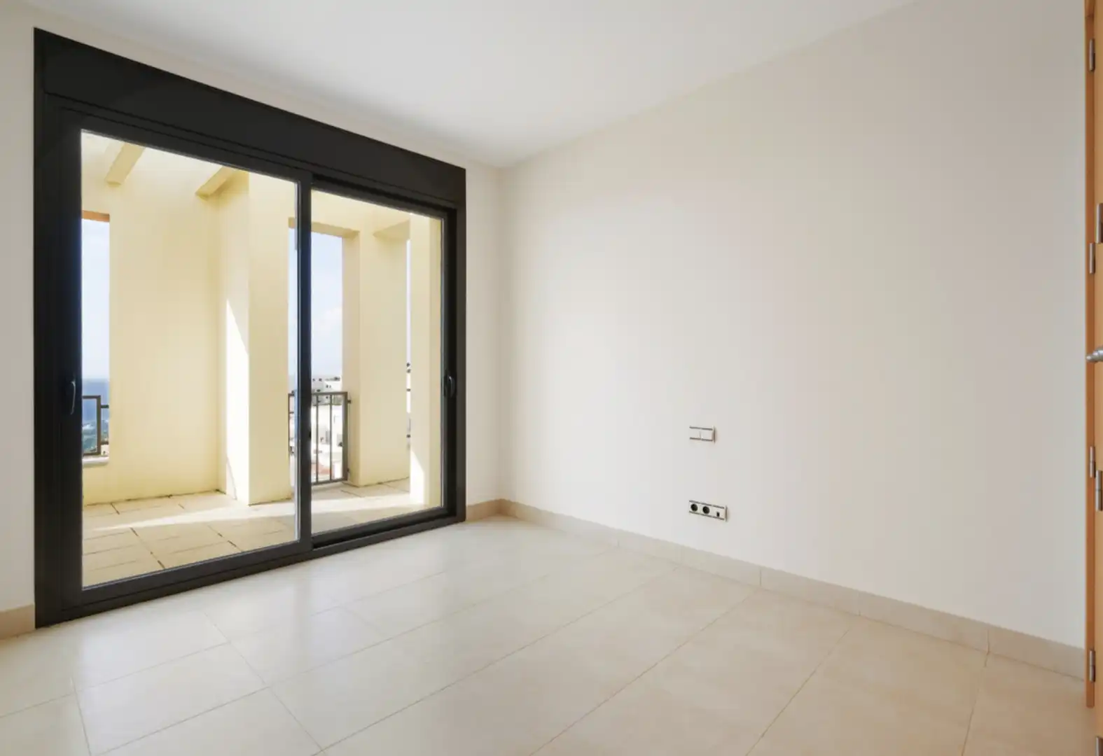 Dúplex con piscina en venta en Urbanizacion los Altos de los Monteros 11, imagen 4
