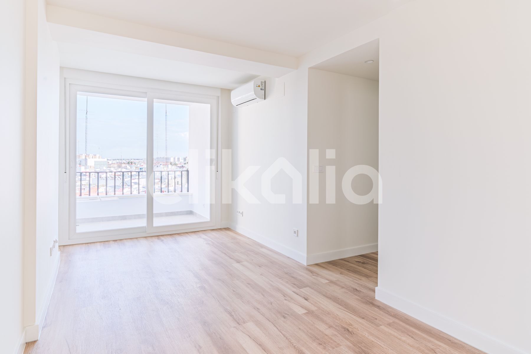 Bedroom of Flat for sale in  Sevilla Capital  with Air Conditioner, Private garden and Terrace