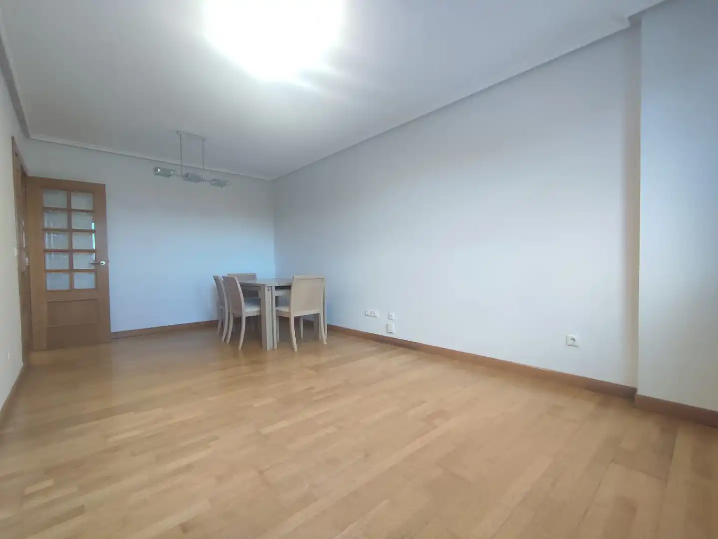 Comedor de Piso de alquiler en Gijón  con Calefacción, Parquet y Trastero