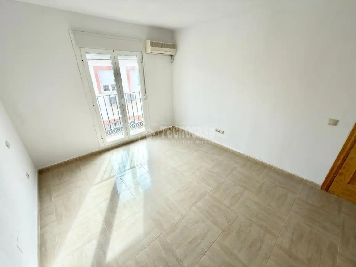 Habitación de Casa adosada en venta en Valdeaveruelo con Aire acondicionado, Calefacción y Balcón