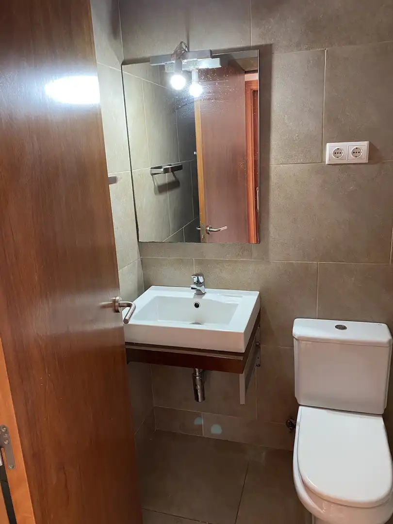 Baño de Piso en venta en Gelida con Aire acondicionado, Calefacción y Amueblado