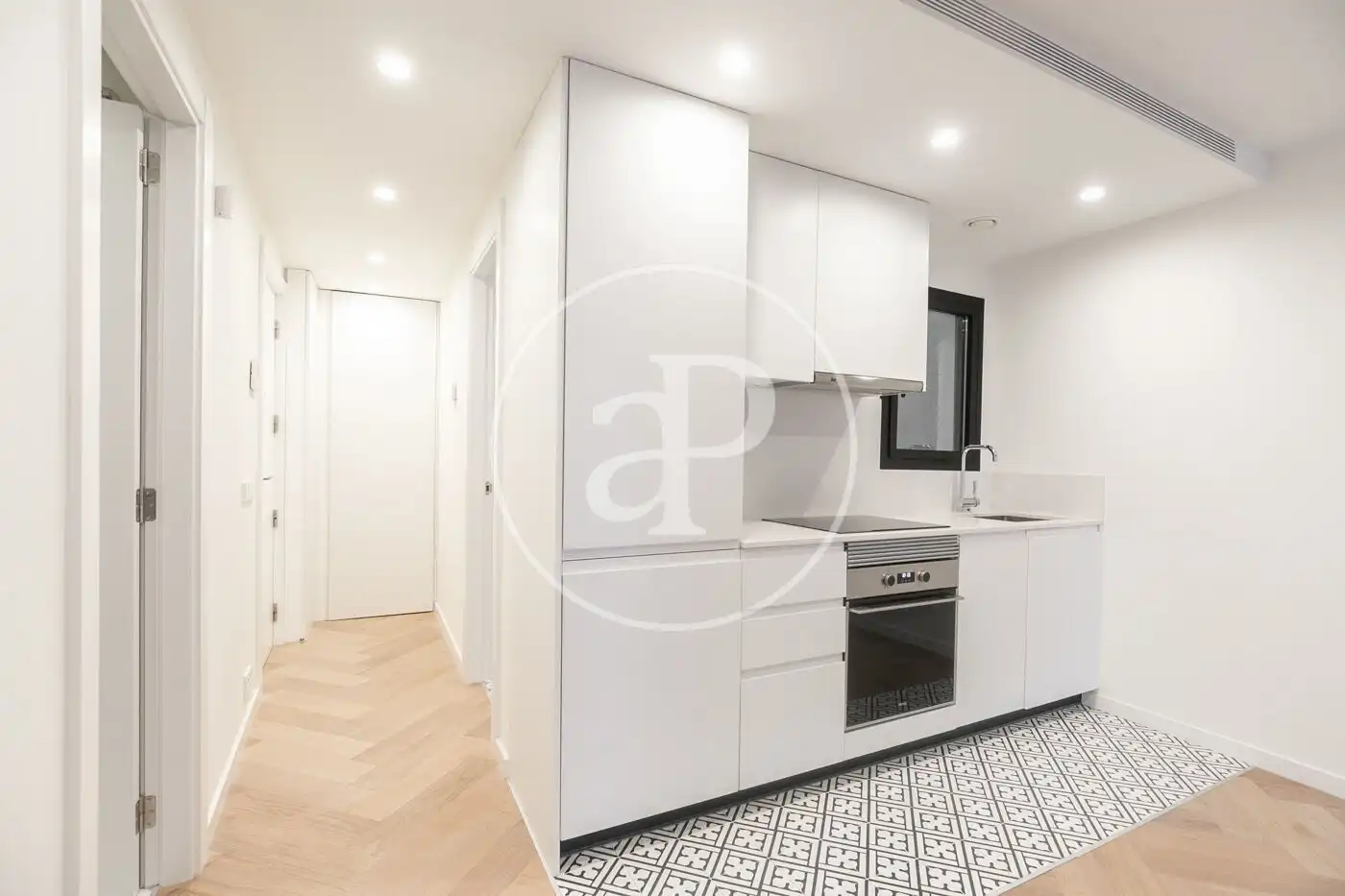 Küche von Wohnung zum Verkauf in Barcelona mit Klimaanlage, Heizung und Balkon