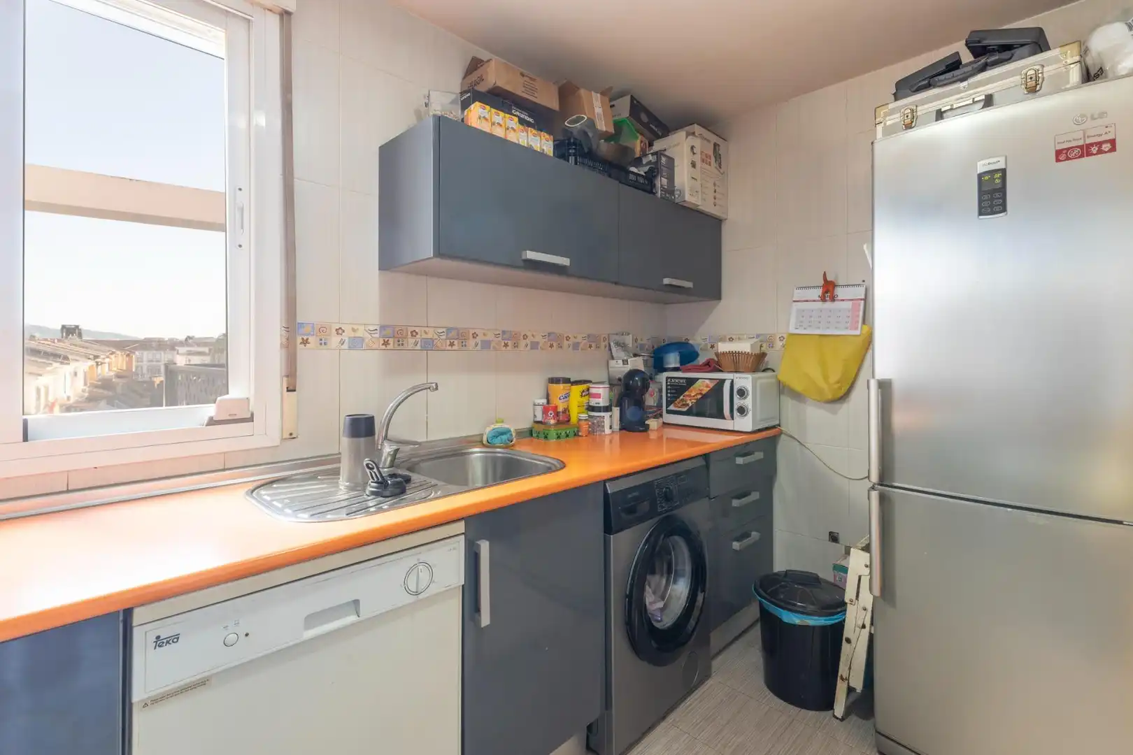 Kitchen of Attic for sale in Churriana de la Vega  with Air Conditioner, Terrace and Storage room