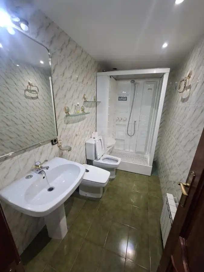 Bathroom of Flat for sale in Vitoria - Gasteiz  with Heating, Parquet flooring and Terrace