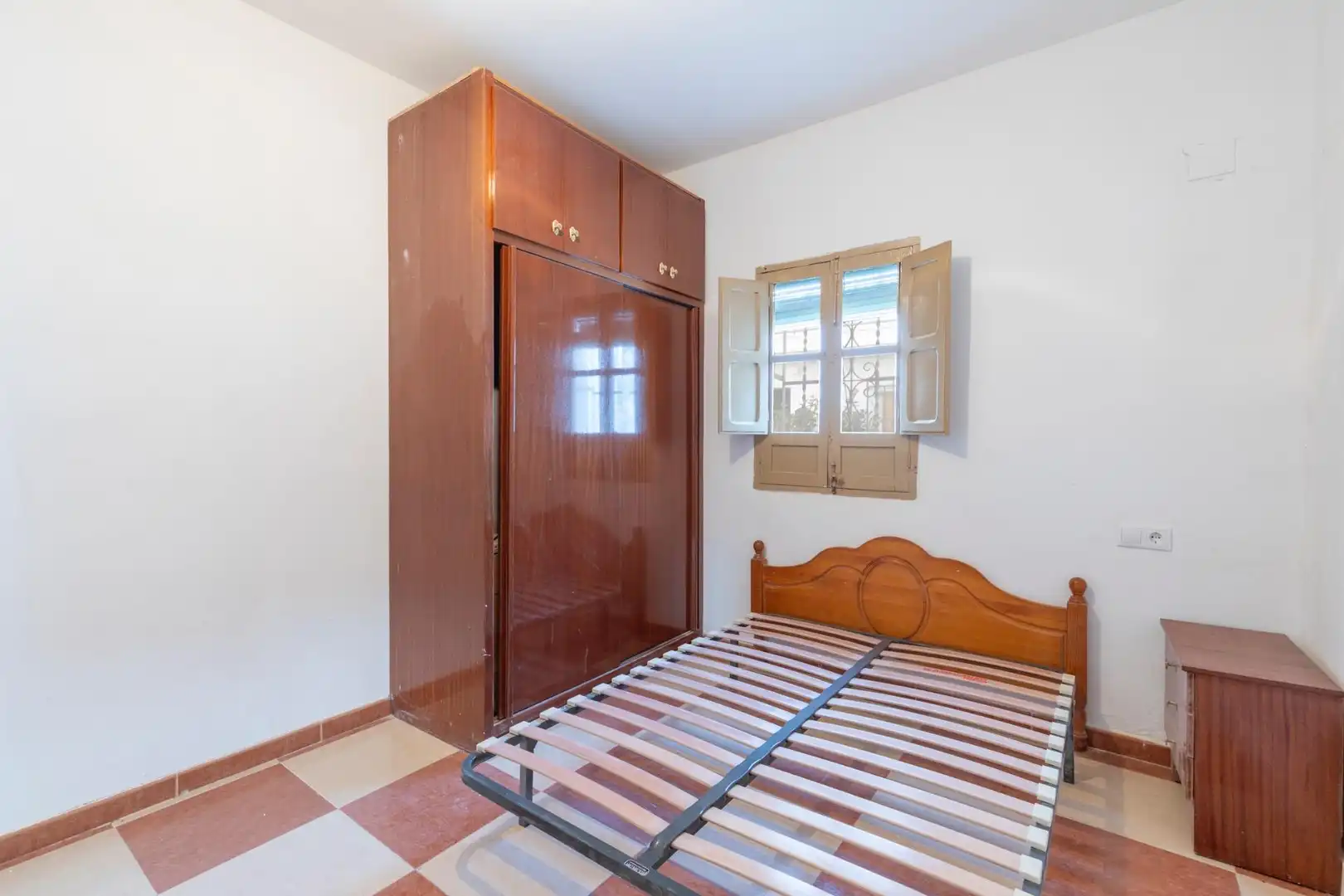Habitación de Planta baja en venta en Moclín con Terraza, Amueblado y Balcón
