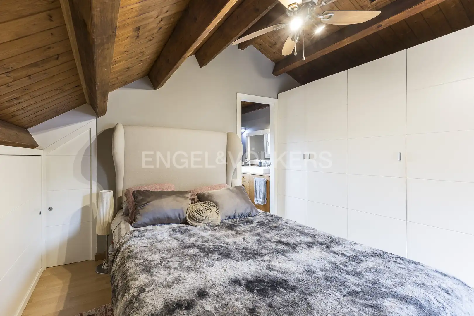 Habitación de Casa o chalet en venta en Barcelona con Aire acondicionado, Calefacción y Jardín privado