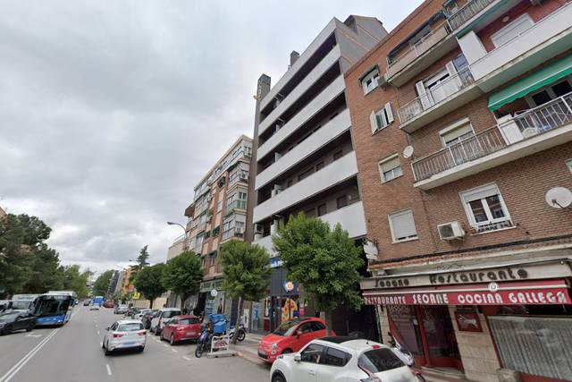 Garaje en Alquiler en Calle Alcalá en Canillejas