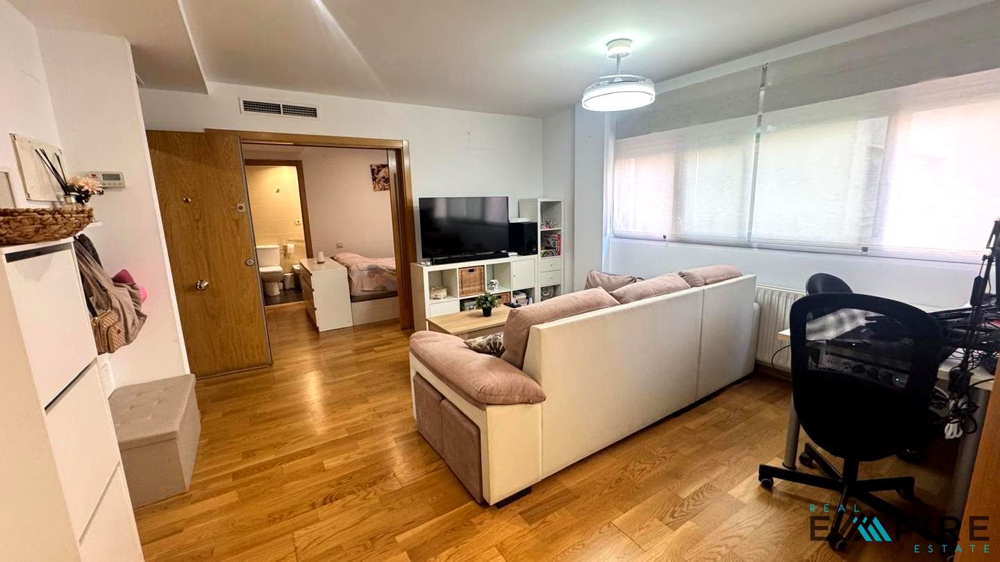 Living room of Flat for sale in Valdemoro  with Air Conditioner, Heating and Private garden