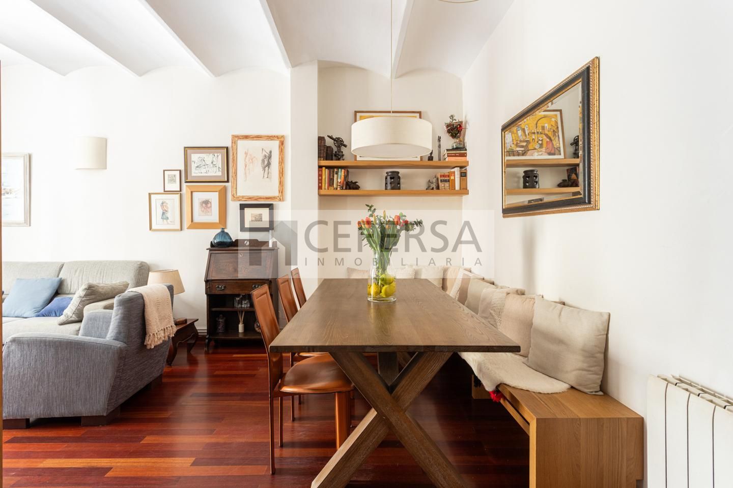 Menjador de Casa o xalet en venda en  Barcelona Capital amb Calefacció, Parquet i Terrassa