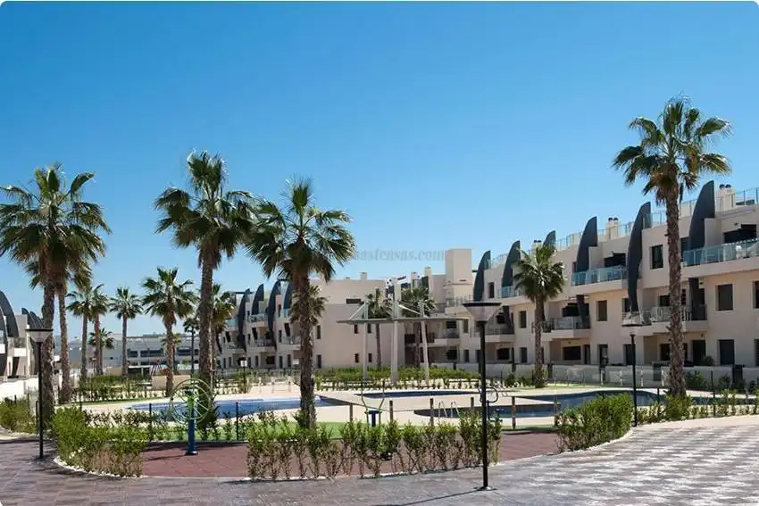 Vista exterior de Apartament en venda en Pilar de la Horadada amb Aire condicionat, Calefacció i Moblat