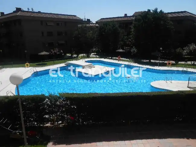Piscina de Pis de lloguer en Pozuelo de Alarcón amb Aire condicionat, Parquet i Terrassa