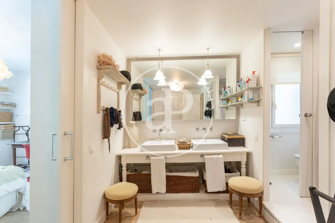 Baño de Piso de alquiler en Barcelona con Aire acondicionado, Calefacción y Jardín privado