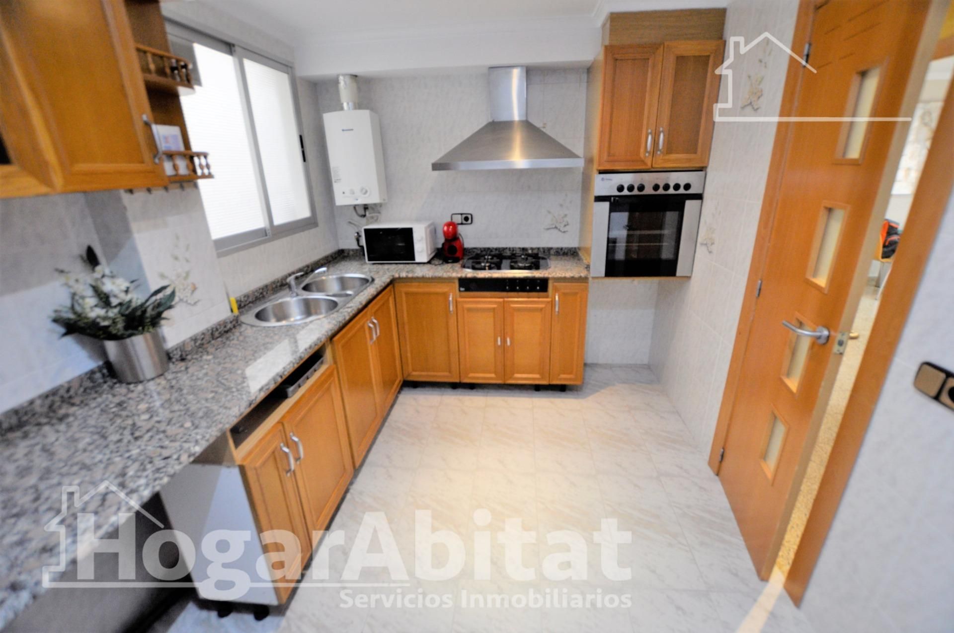 Cuina de Pis en venda en  Valencia Capital amb Aire condicionat i Balcó