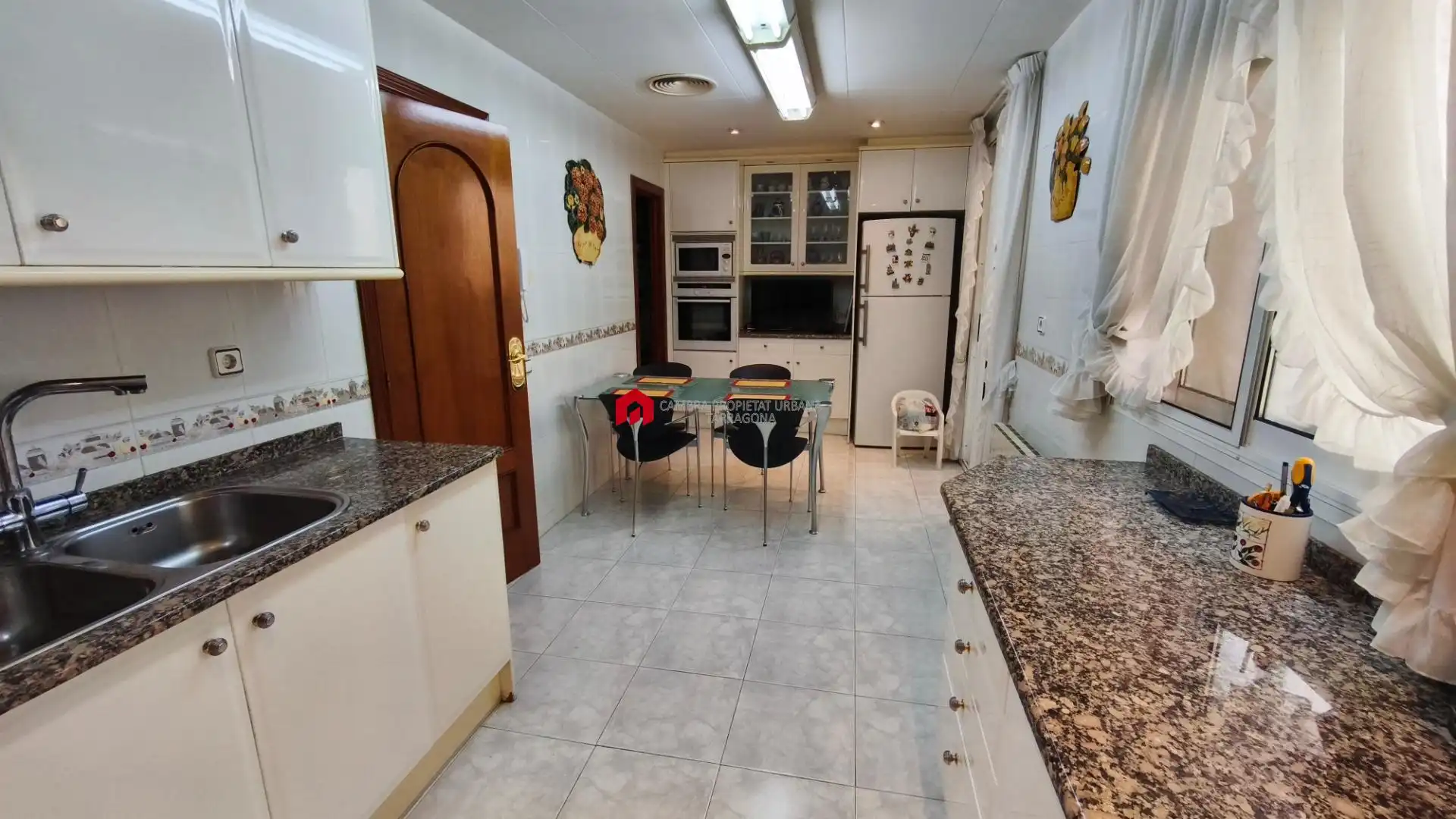Cocina de Casa adosada en venta en Tortosa con Aire acondicionado, Calefacción y Jardín privado