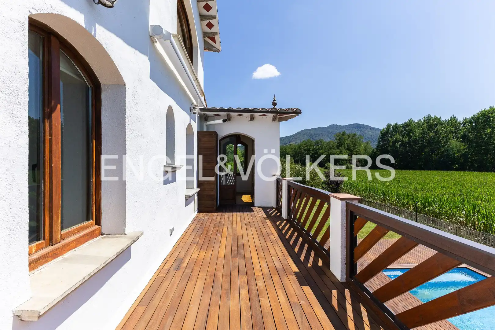 Terrasse von Haus oder Chalet zum Verkauf in La Vall d'en Bas mit Heizung und Privatgarten