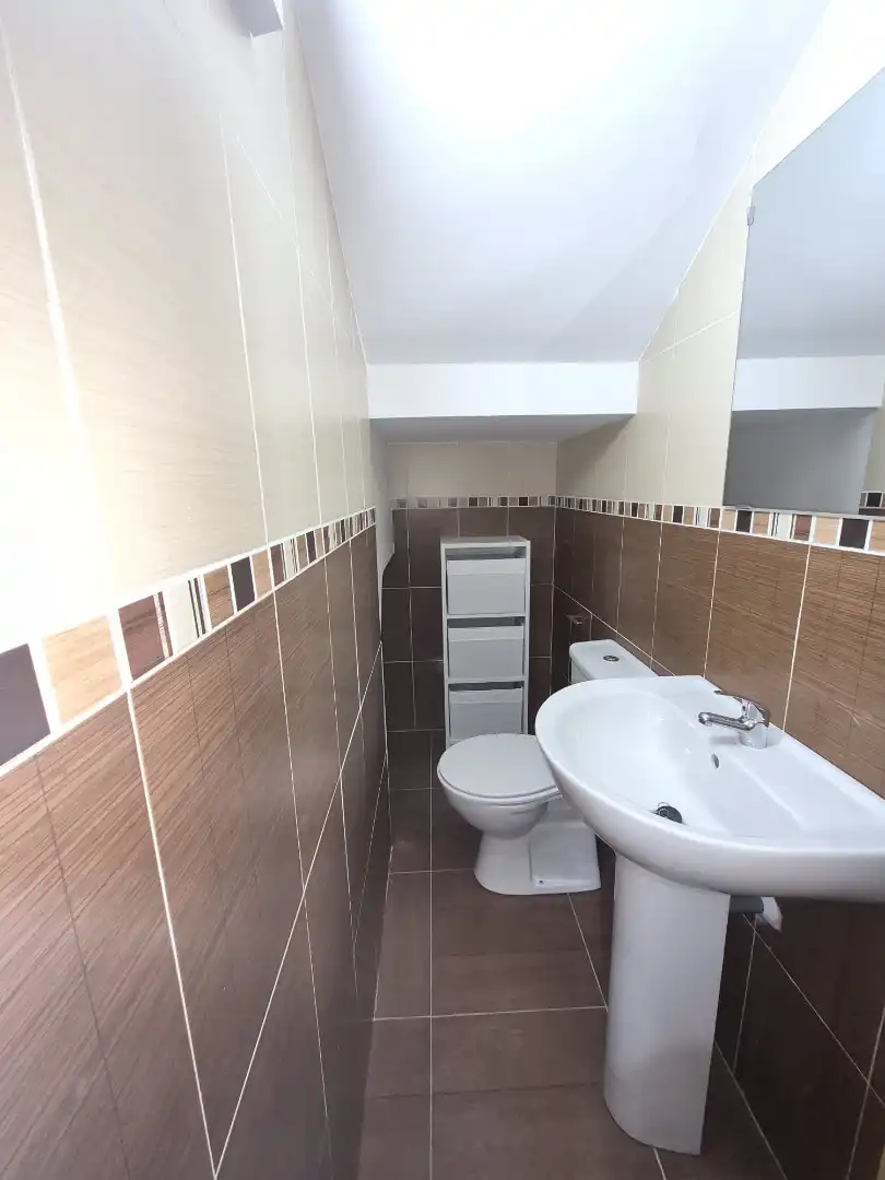 Baño de Ático en venta en Mondéjar con Aire acondicionado, Amueblado y Horno