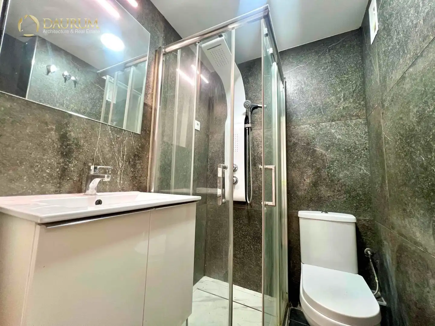 Baño de Piso en venta en Llíria con Aire acondicionado y Terraza