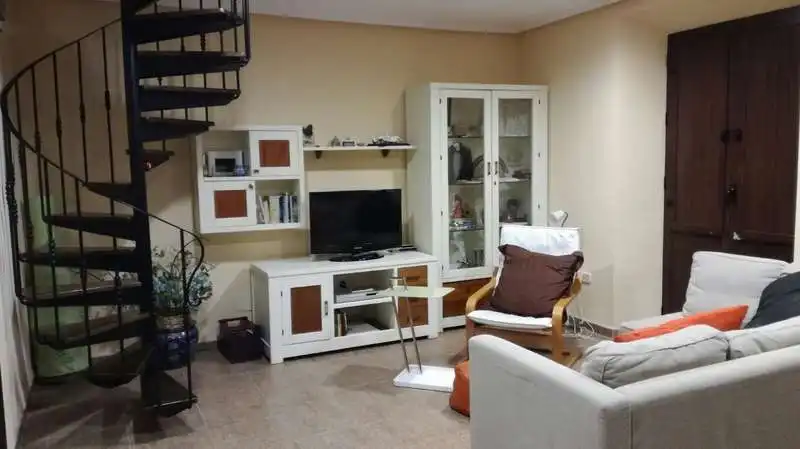 Sala de estar de Dúplex en venta en Baños de la Encina con Aire acondicionado, Calefacción y Trastero