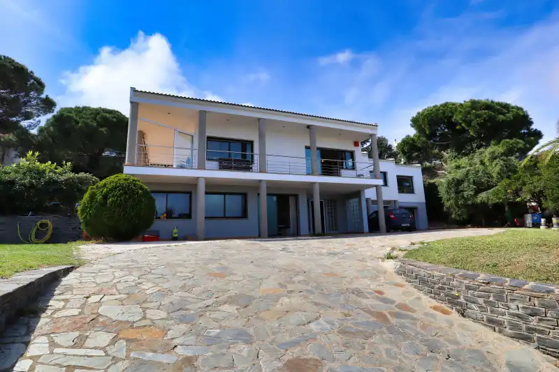 Vista exterior de Casa o xalet en venda en El Port de la Selva amb Aire condicionat, Calefacció i Traster