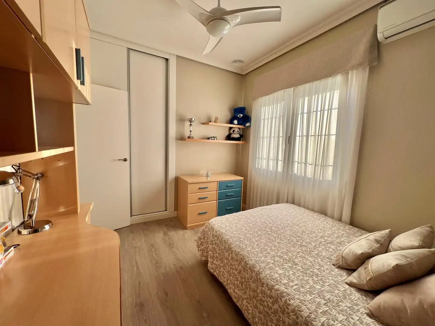 Habitación de Casa adosada en venta en Cartagena con Aire acondicionado, Calefacción y Jardín privado