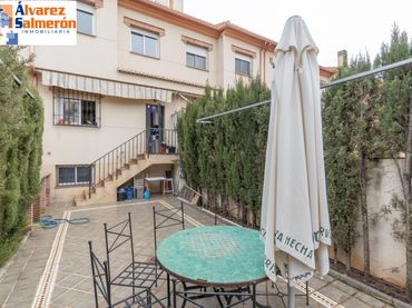 Reihenhaus mit Balkon zum Verkauf in Calle Marte