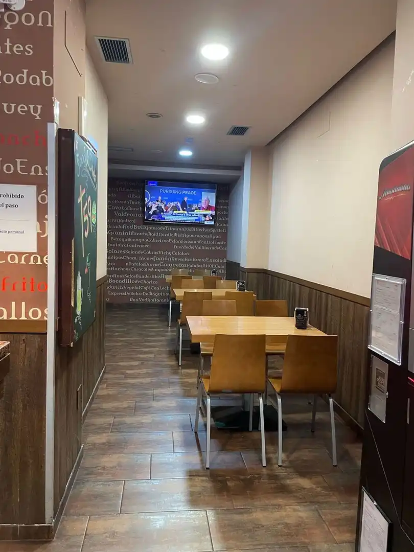 Local comercial en alquiler en Calle la Torre 59, imagen 3