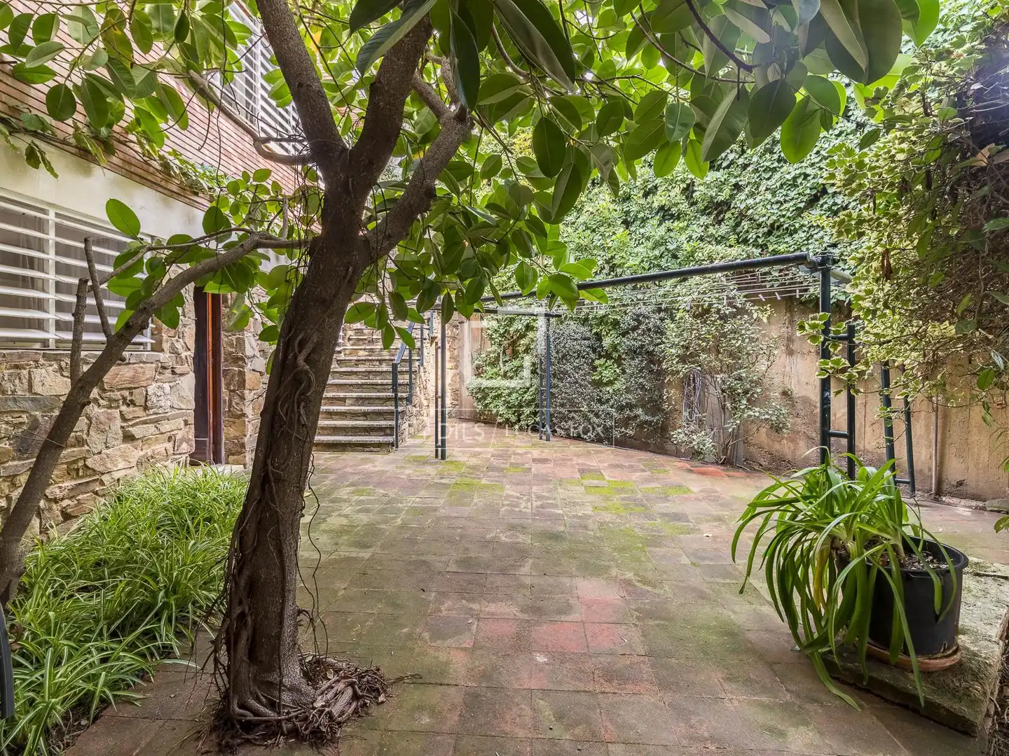Terraza de Casa o chalet en venta en Barcelona con Calefacción, Jardín privado y Trastero