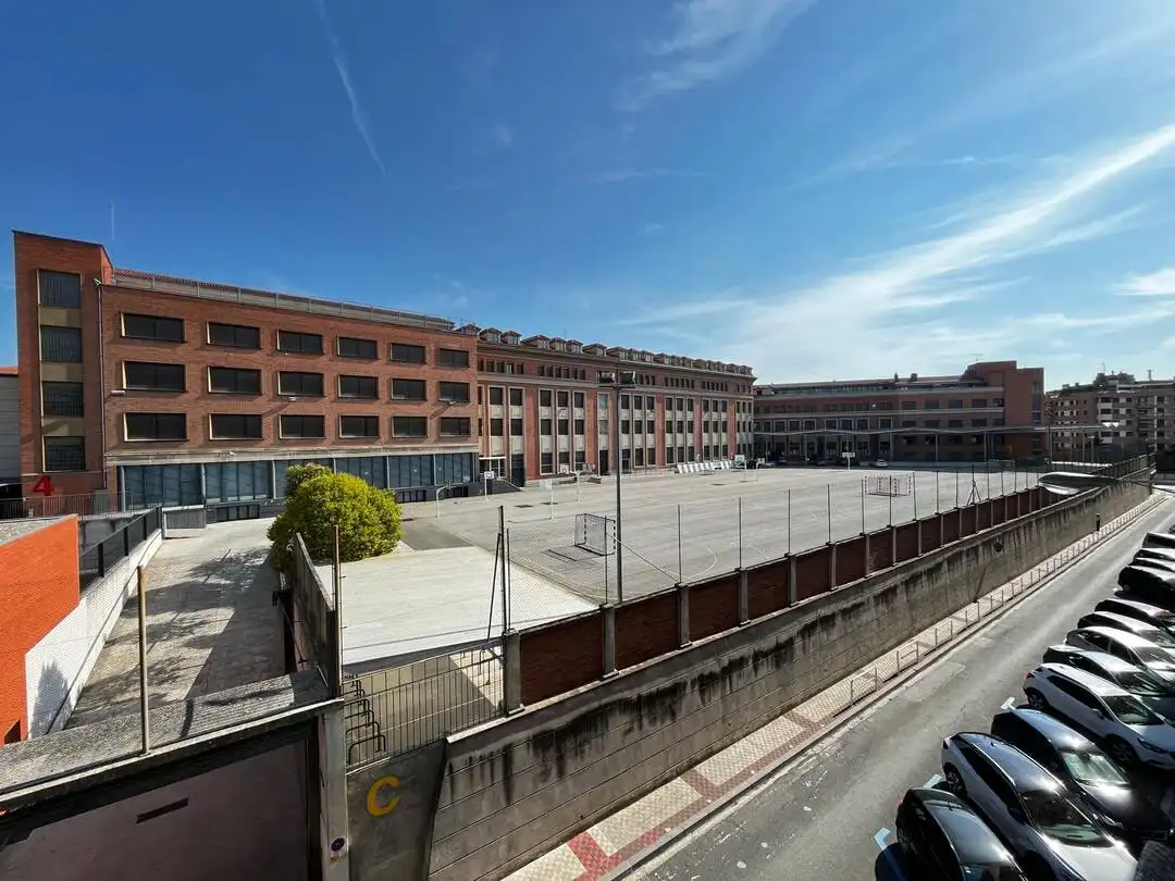 Parking de Piso en venta en  Pamplona / Iruña con Calefacción