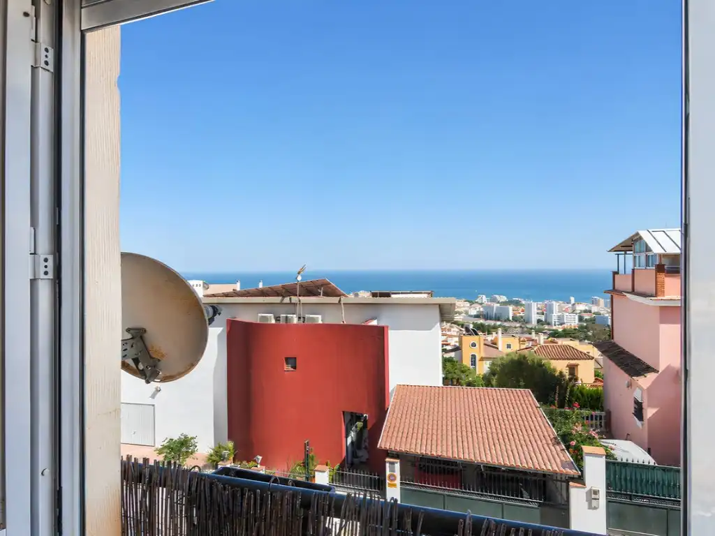 Vista exterior de Casa adosada en venta en Benalmádena con Aire acondicionado, Jardín privado y Amueblado