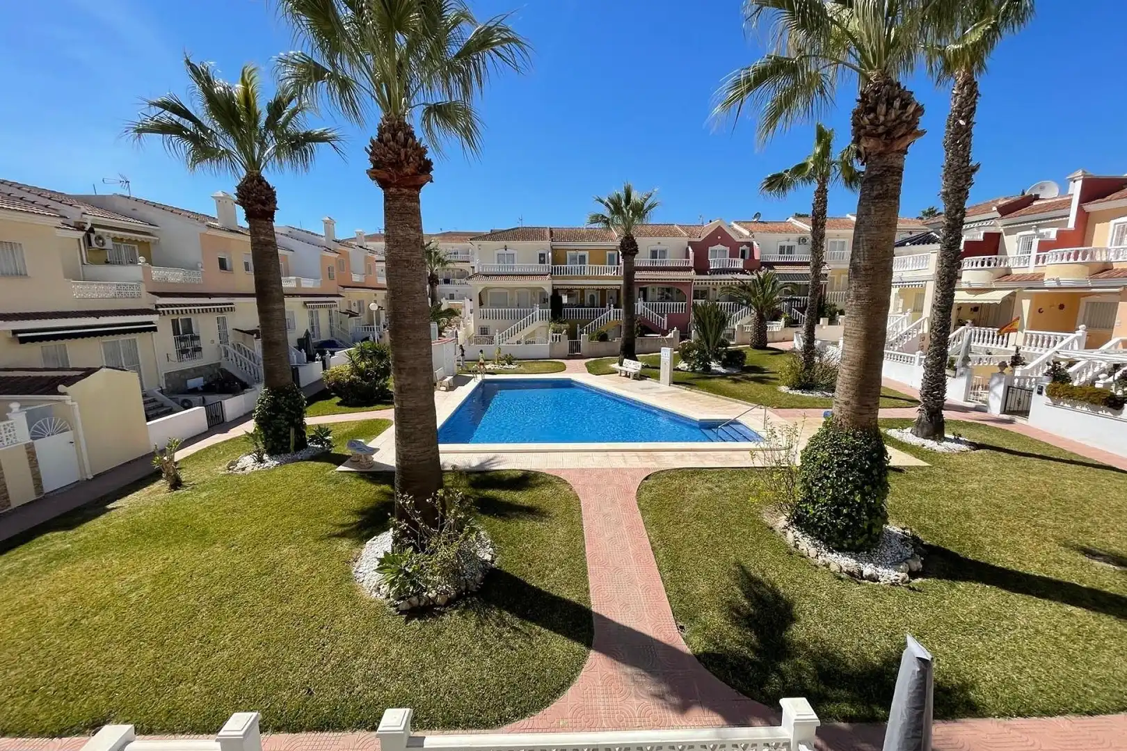 Vista exterior de Casa o xalet en venda en Rojales amb Aire condicionat, Calefacció i Terrassa