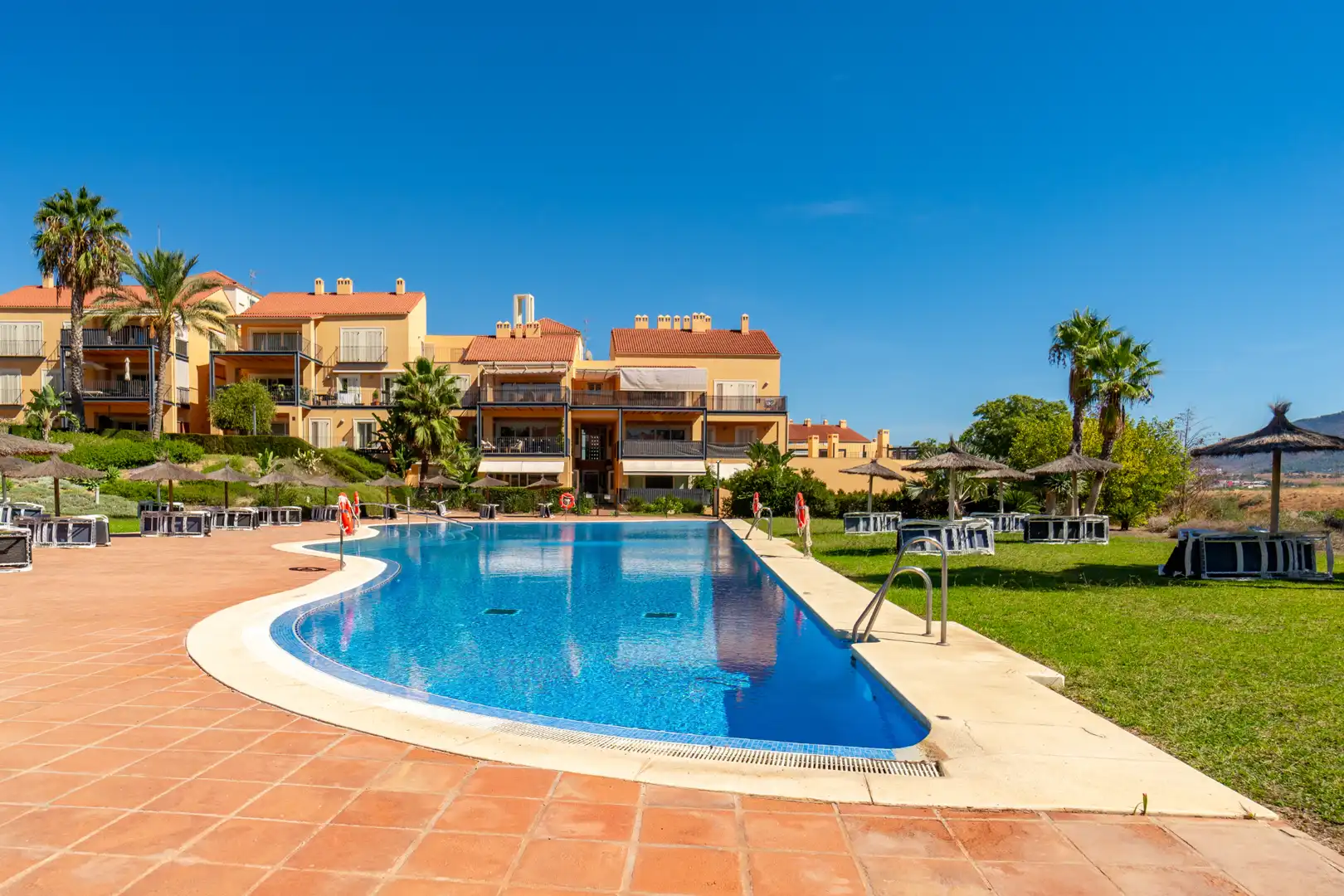Swimming pool of Flat for rent in Alhaurín de la Torre  with Air Conditioner, Heating and Private garden