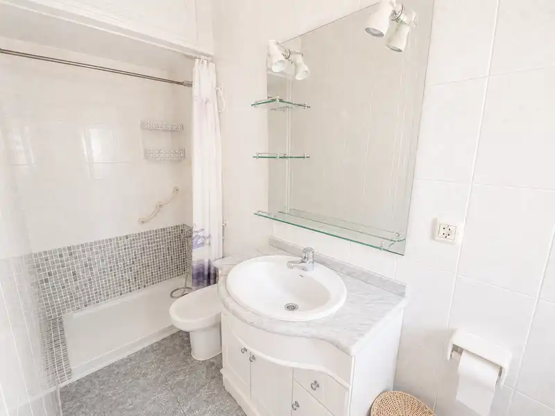Baño de Piso en venta en Madrid con Calefacción y Amueblado