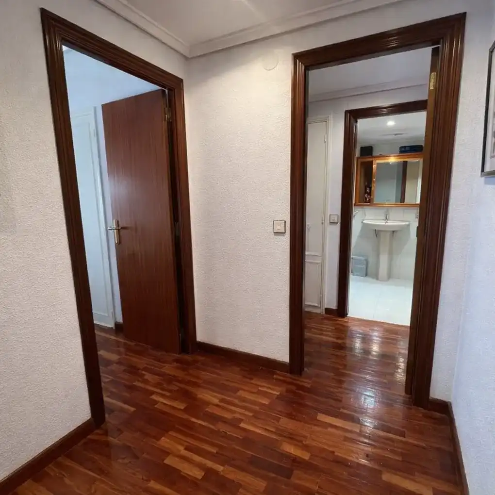 Piso en venta en Vitoria - Gasteiz con Calefacción, Trastero y Amueblado