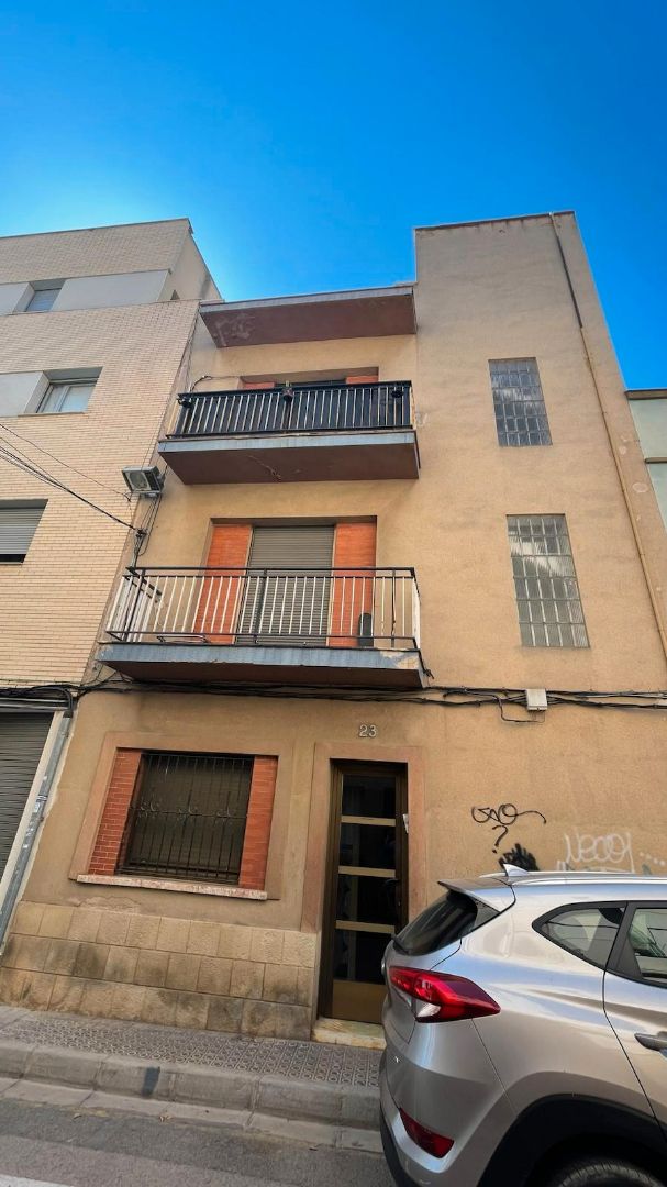 Vista exterior de Pis en venda en Vilanova i la Geltrú amb Moblat i Balcó