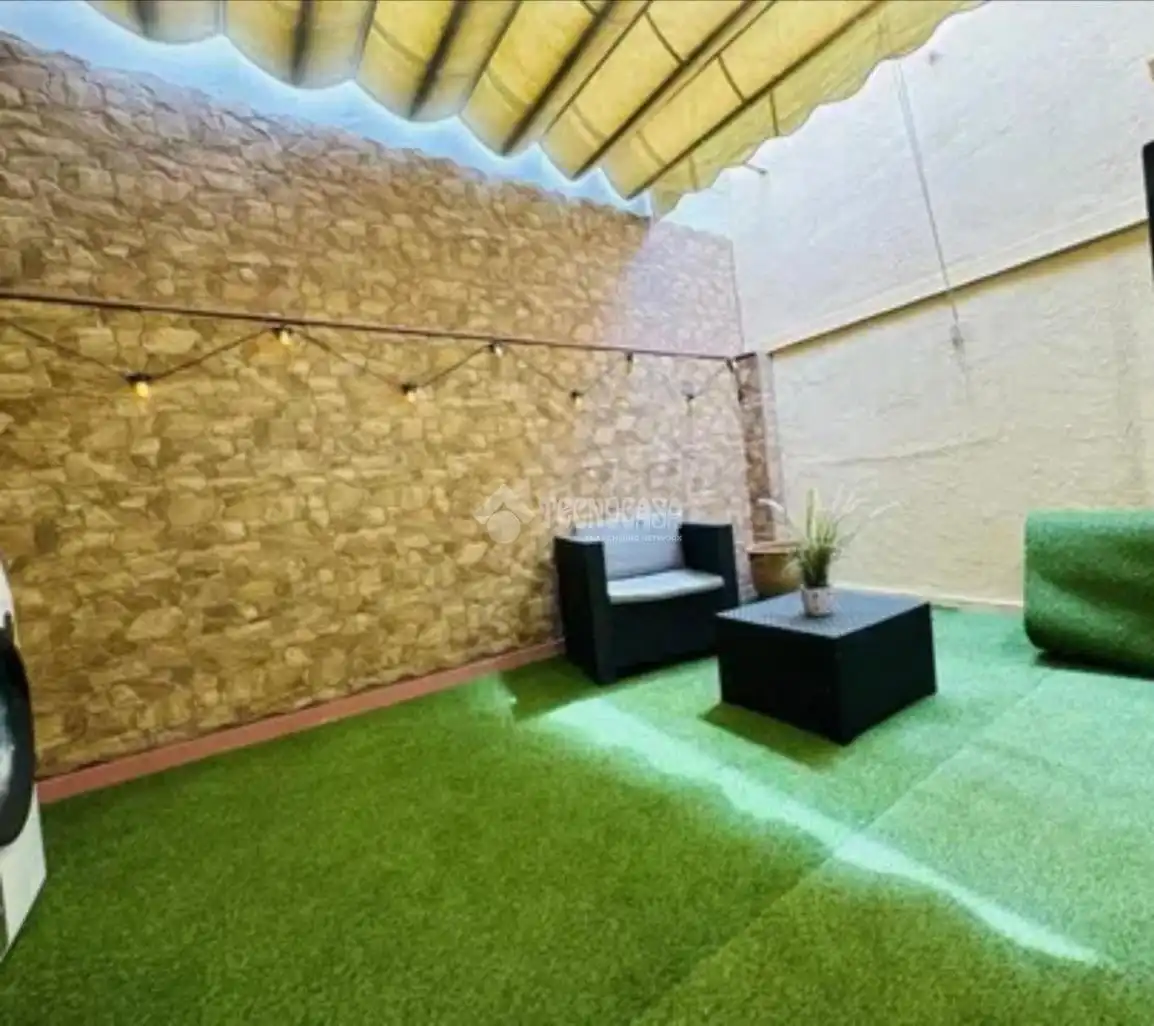Terrace of Buildings for sale in Madrid