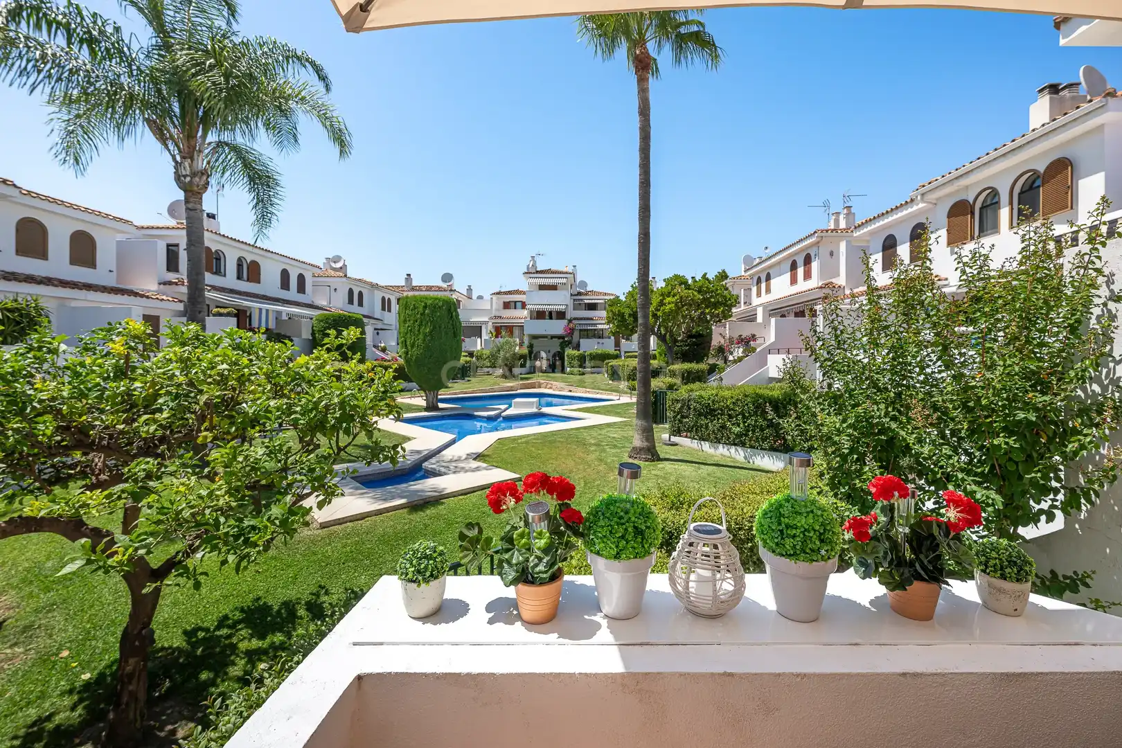 Jardí de Casa adosada en venda en Estepona amb Jardí privat, Forn i Rentadora