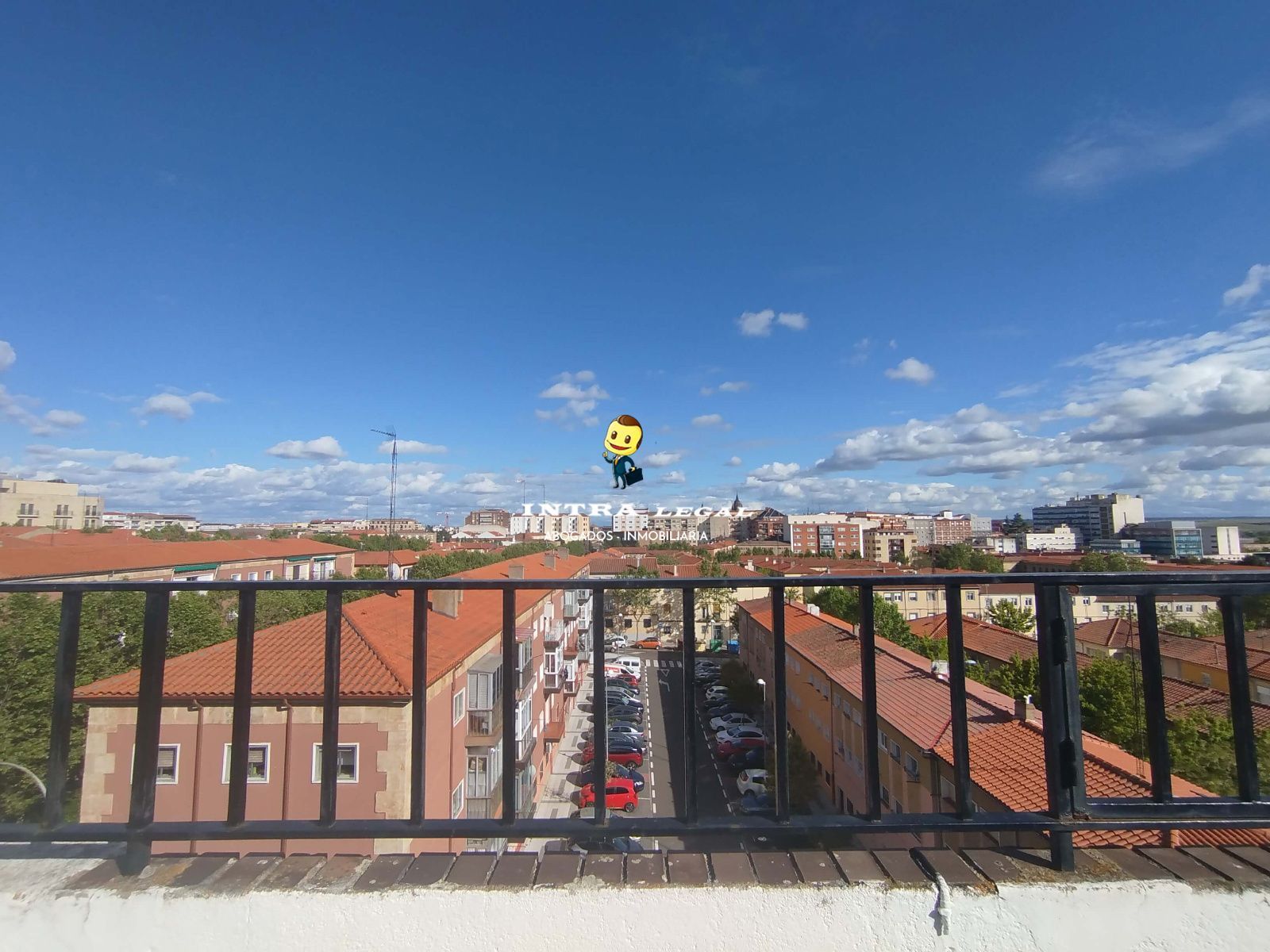 Vista exterior de Àtic en venda en Salamanca Capital amb Calefacció, Parquet i Terrassa
