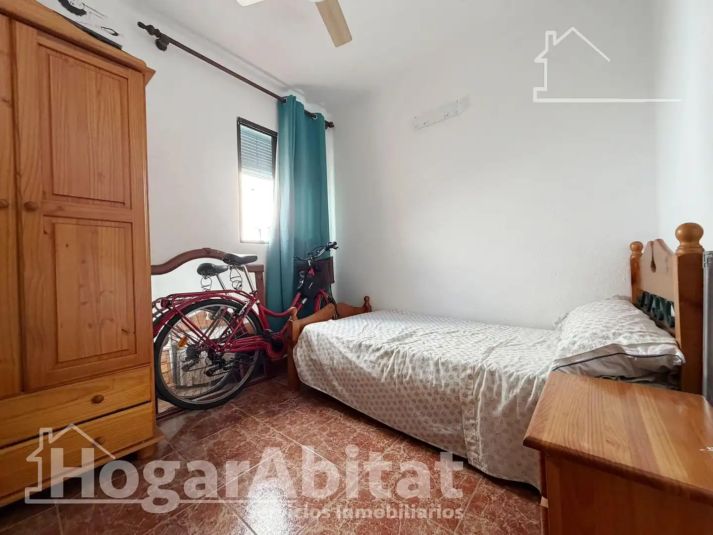 Bedroom of Flat for sale in Valencia