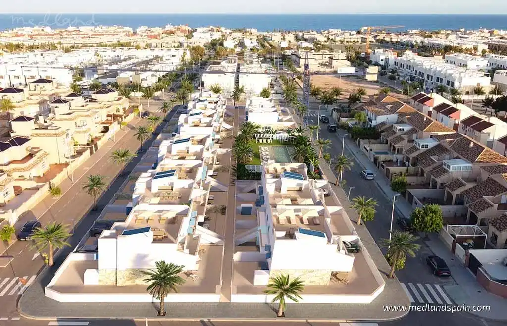 Vista exterior de Apartamento en venta en Pilar de la Horadada con Terraza y Piscina comunitaria