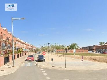House with garden for sale in Avenida del Parc