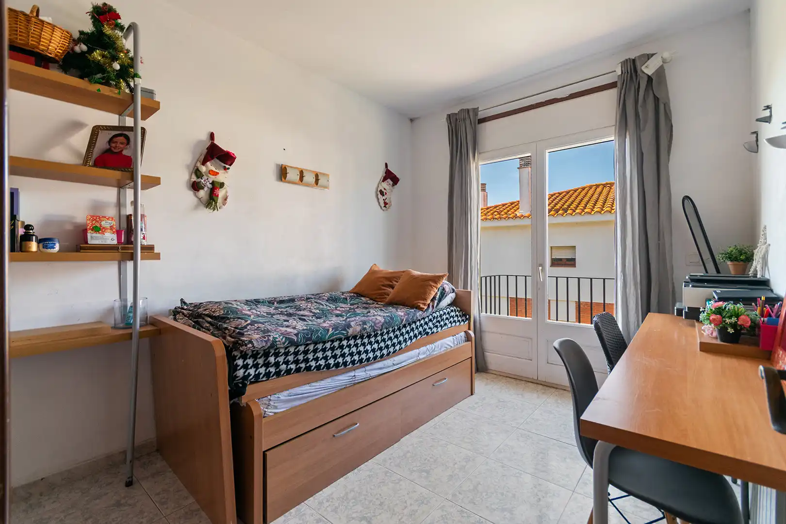 Dormitori de Casa adosada en venda en Peralada amb Calefacció, Jardí privat i Terrassa