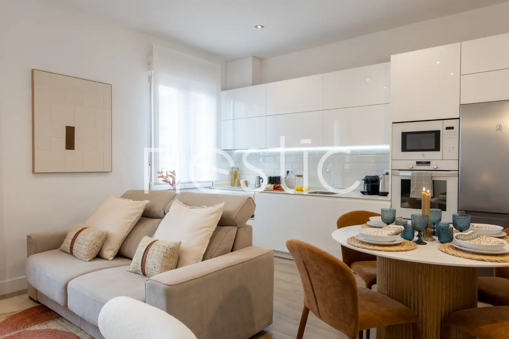 Sala de estar de Apartamento de alquiler en Madrid con Aire acondicionado, Calefacción y Amueblado