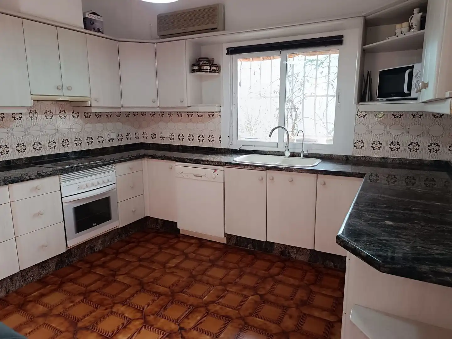 Kitchen of Houses for sale in L'Alfàs del Pi  with Air Conditioner, Private garden and Terrace
