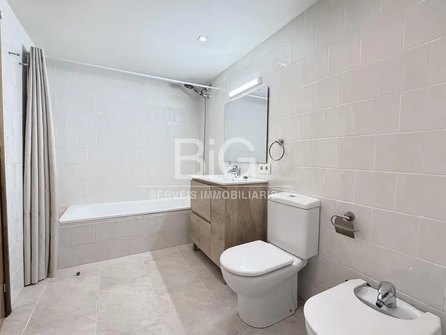 Bathroom of Flat for rent in Mataró  with Heating and Furnished