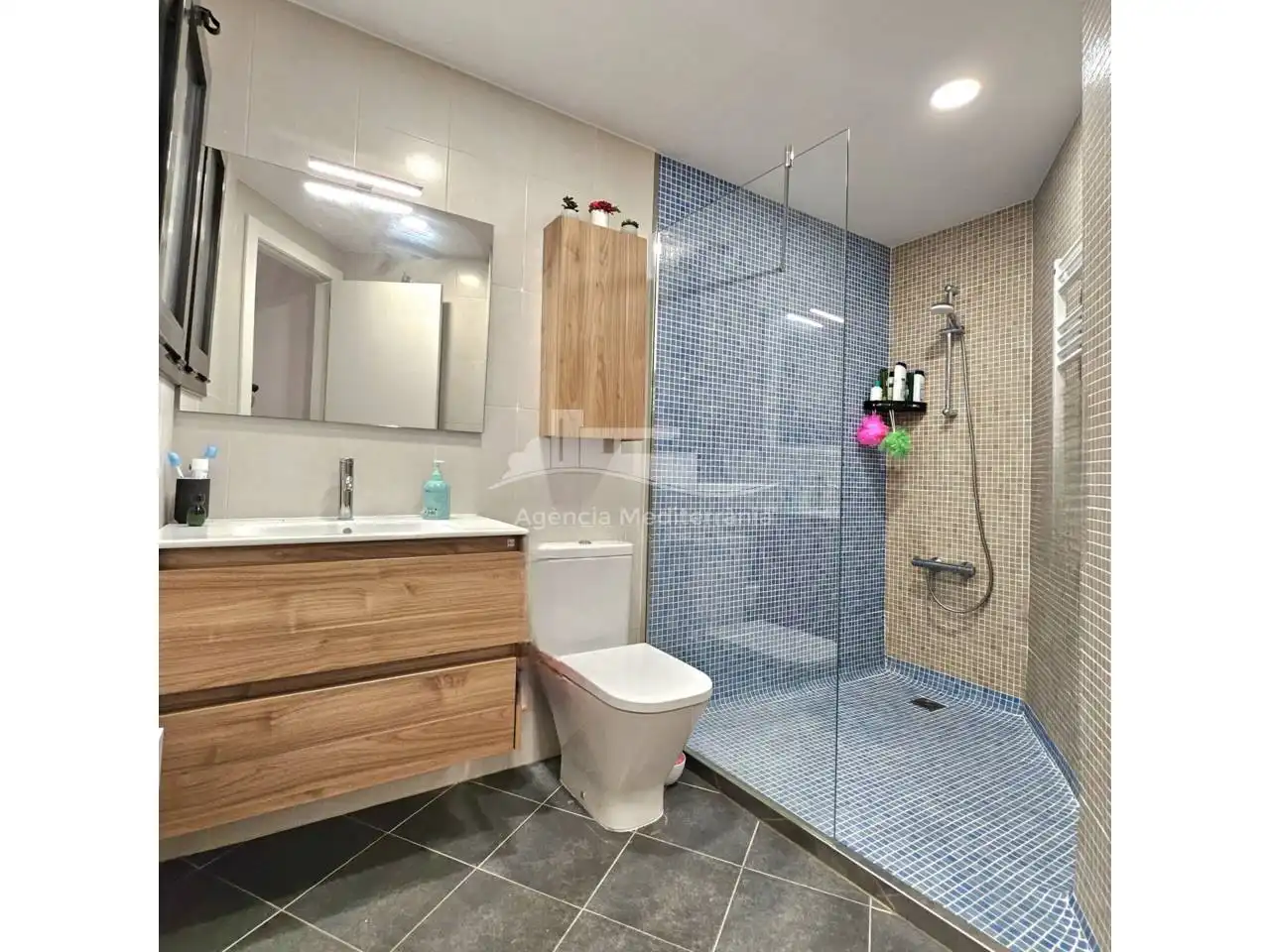 Baño de Piso en venta en Palamós con Aire acondicionado, Calefacción y Amueblado